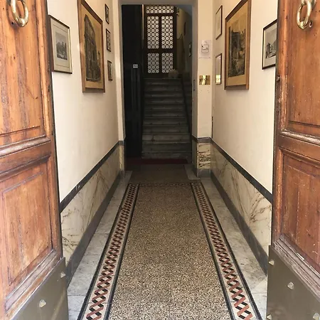 Апартаменты Rome Holiday Home *